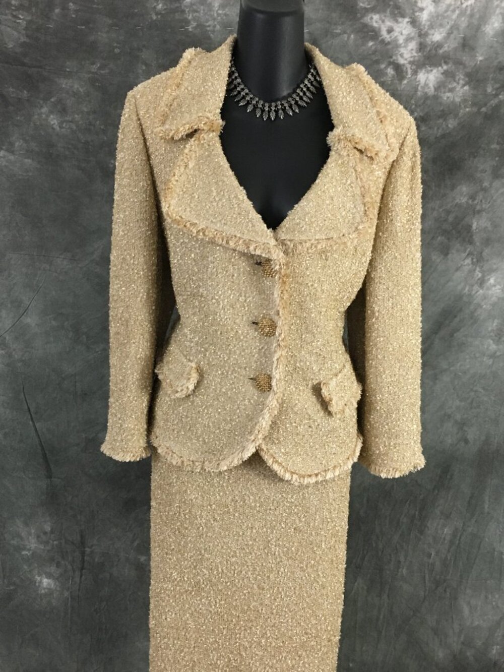 BEAUTIFUL St John knit gold shimmer fringe jacket skirt suit size 14 16 - Picture 4 of 10